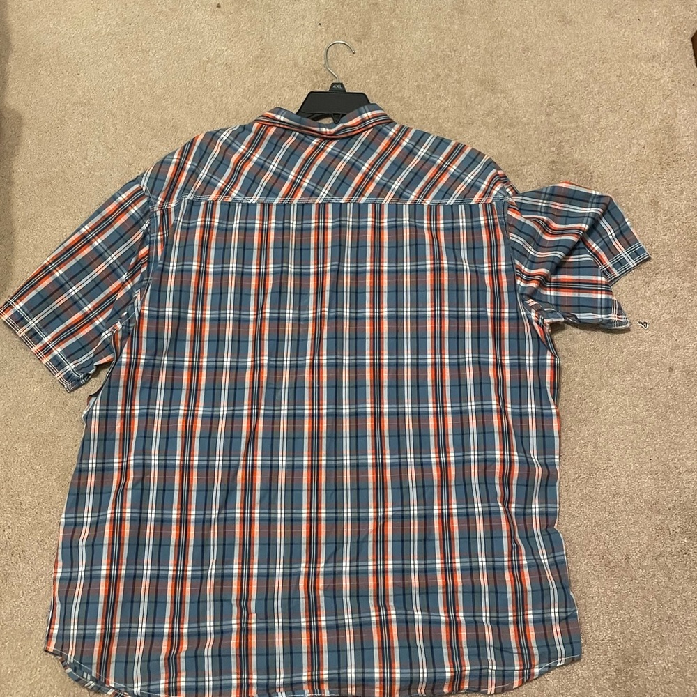 Button down - Picture 2 of 2